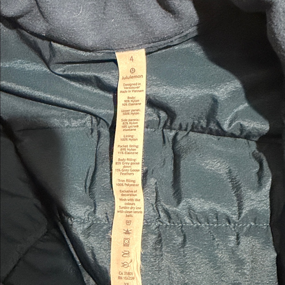 Lululemon Down for it vest teal size 4 - Picture 3 of 4